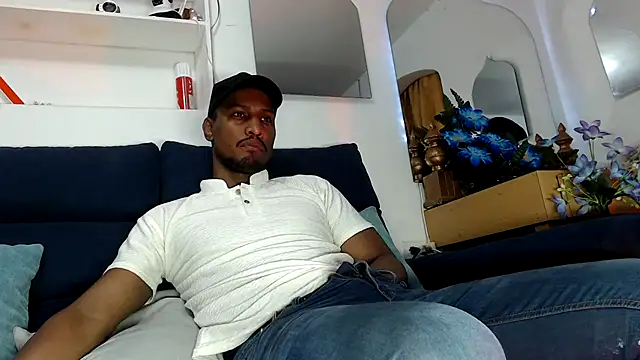 Snapshot of ElCaballeroNegro24 chatting on 03/14/26, 02:28 ElCaballeroNegro24 online show from 03/14/26, 02:28