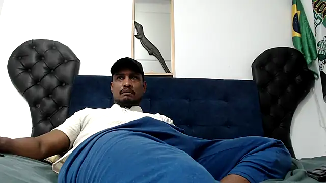 Snapshot of ElCaballeroNegro24 chatting on 04/22/26, 02:36 ElCaballeroNegro24 online show from 04/22/26, 02:36