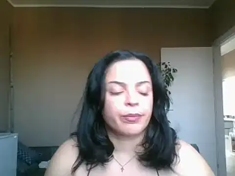 Snapshot of ITALIANASISIXX chatting on 02/11/26, 12:32 ITALIANASISIXX online show from 02/11/26, 12:32