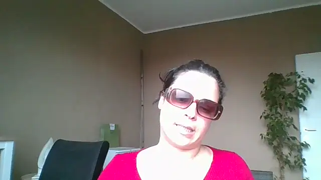 Snapshot of ITALIANASISIXX chatting on 02/19/26, 01:29 ITALIANASISIXX online show from 02/19/26, 01:29