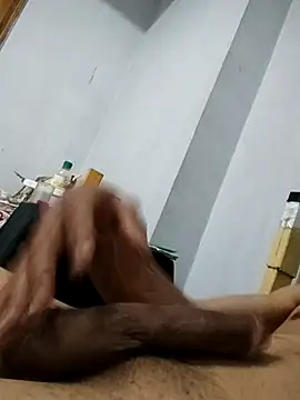 Snapshot of rayane7xx chatting on 09/18/25, 12:40 rayane7xx online show from 09/18/25, 12:40