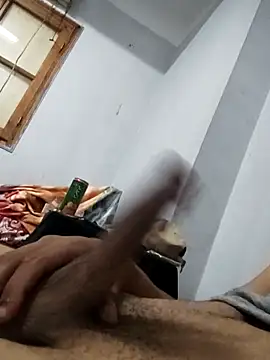 Snapshot of rayane7xx chatting on 09/19/25, 01:01 rayane7xx online show from 09/19/25, 01:01