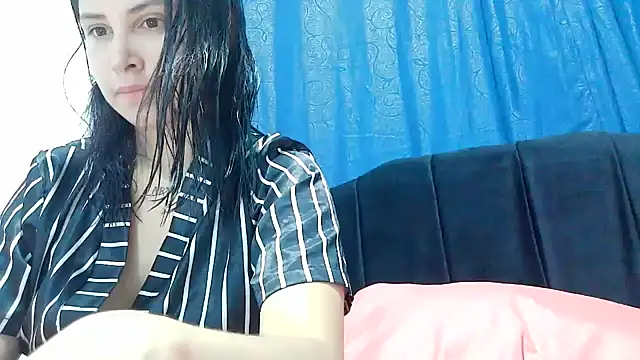 Snapshot of katy_lenah chatting on 09/16/25, 02:34 katy lenah online show from 09/16/25, 02:34