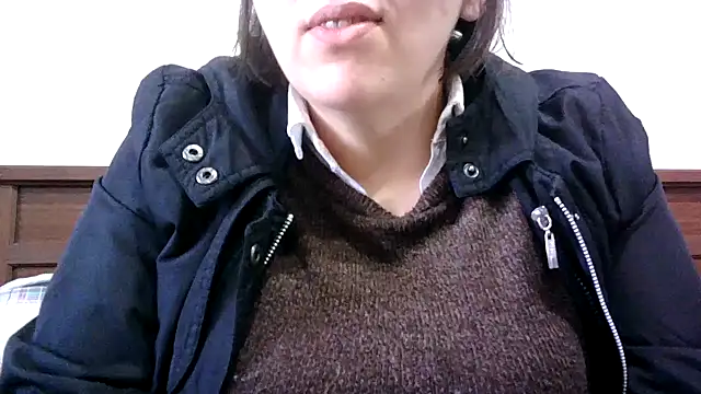 Snapshot of MISTRESSSONIA chatting on 03/17/25, 04:43 MISTRESSSONIA online show from 03/17/25, 04:43