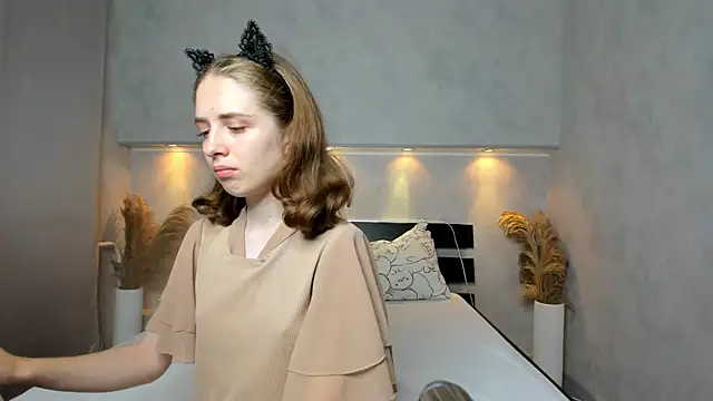 Camilla Kelly online show from 09/12/25, 12:11