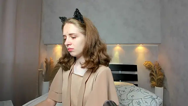 Camilla Kelly online show from 09/14/25, 12:10