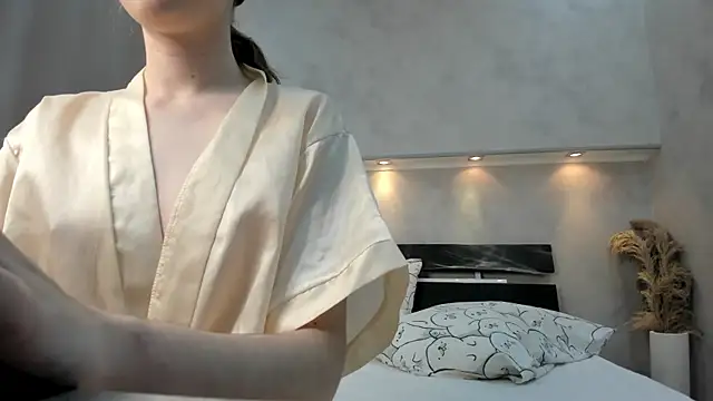 Camilla Kelly online show from 11/03/25, 01:08