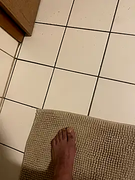 Snapshot of andrey1887 chatting on 10/05/25, 01:37 andrey1887 online show from 10/05/25, 01:37