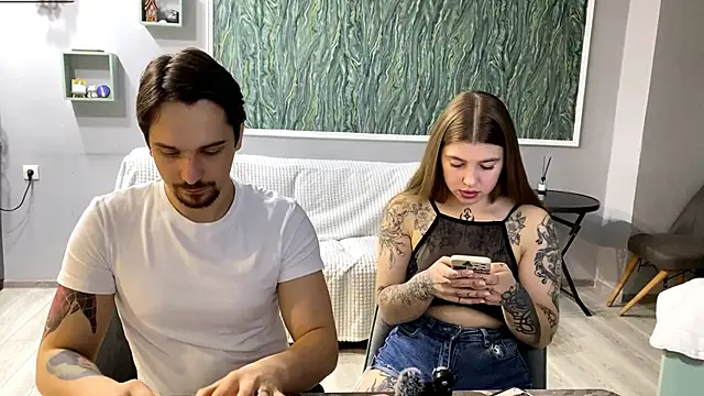 Snapshot of VelvetMiley chatting on 03/16/26, 03:16 VelvetMiley online show from 03/16/26, 03:16