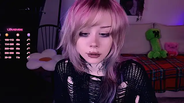 Lollyshy online show from 11/28/25, 10:29