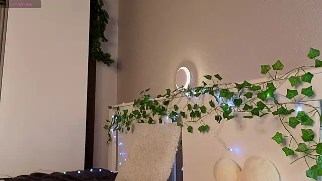 Snapshot of BlushinBloom chatting on 02/17/26, 06:32 BlushinBloom online show from 02/17/26, 06:32