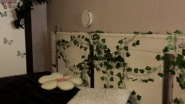 BlushinBloom online show from 05/12/26, 06:10
