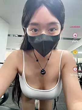 Snapshot of jiajia_L chatting on 04/27/26, 09:18 jiajia L online show from 04/27/26, 09:18