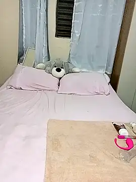 indiazinhabella27 online show from 09/19/25, 03:45