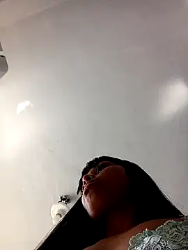 indiazinhabella27 online show from 12/01/25, 05:18