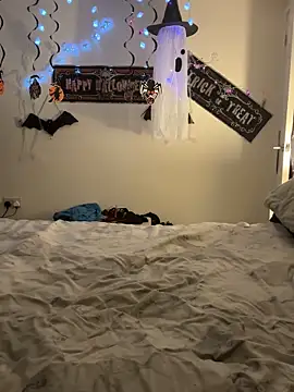 NaughtyLittleLouise online show from 10/27/25, 10:36