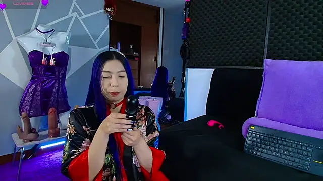 karlamoon23 online show from 06/19/26, 03:49