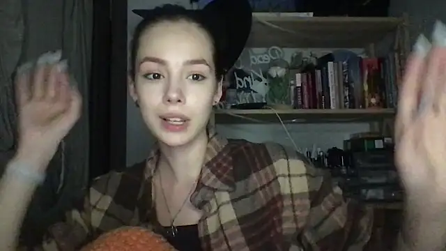 Yuna5343 online show from 09/22/25, 10:34