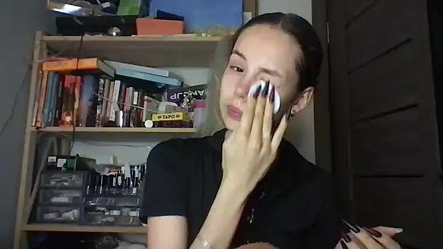 Yuna5343 online show from 12/04/25, 08:17