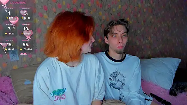 Snapshot of Squirrel_Bunny chatting on 12/17/25, 04:02 Squirrel Bunny online show from 12/17/25, 04:02