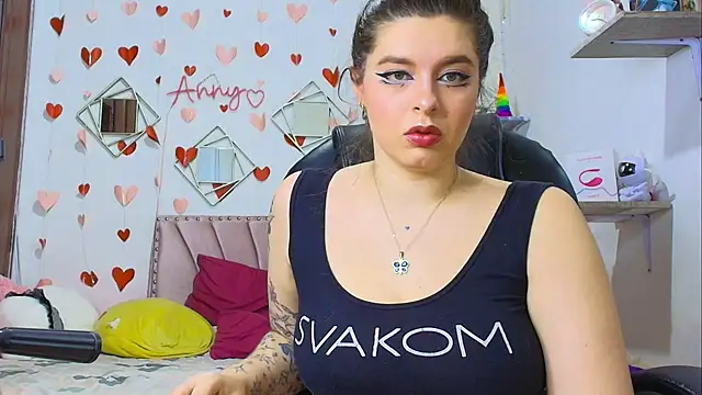 Anny Hurtado online show from 10/16/25, 06:14