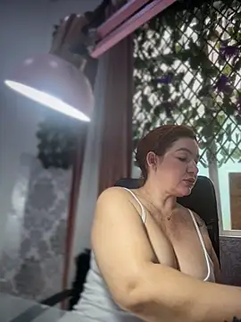 Snapshot of Bigass_curvy chatting on 03/02/26, 06:37 Bigass curvy online show from 03/02/26, 06:37