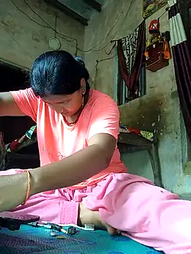 Snapshot of heena3355 chatting on 09/09/25, 04:23 heena3355 online show from 09/09/25, 04:23