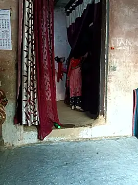 Snapshot of heena3355 chatting on 11/29/25, 04:04 heena3355 online show from 11/29/25, 04:04