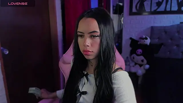 Snapshot of babee_04 chatting on 09/22/25, 06:32 babee 04 online show from 09/22/25, 06:32