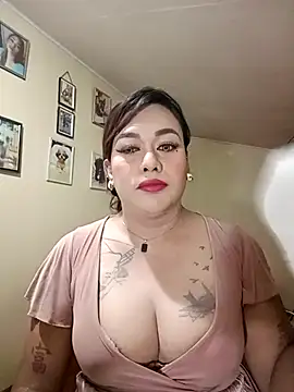 Snapshot of EmmaKantutera chatting on 02/04/26, 11:38 EmmaKantutera online show from 02/04/26, 11:38