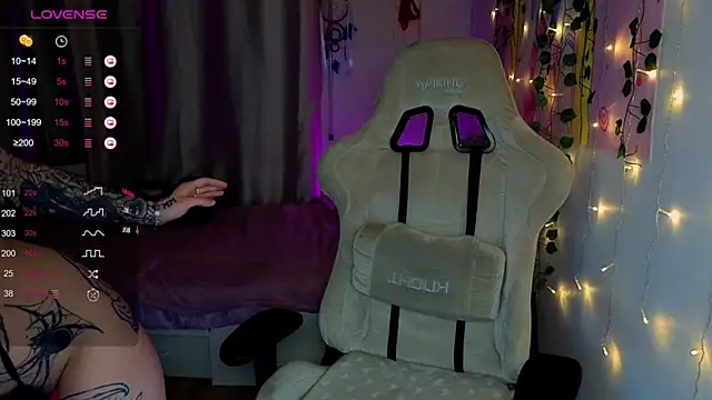 Snapshot of bunnykellyyy chatting on 02/18/26, 06:26 bunnykellyyy online show from 02/18/26, 06:26