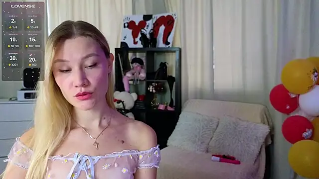 Snapshot of _Anna_Nolan_ chatting on 09/09/25, 06:46 Anna Nolan online show from 09/09/25, 06:46