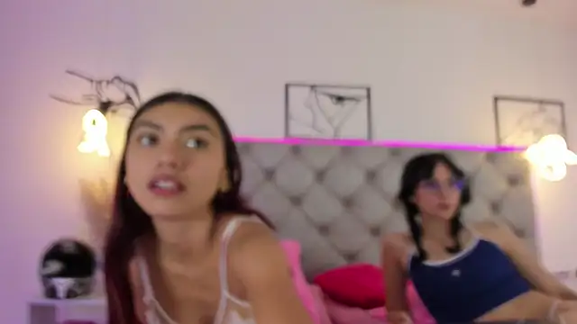 Naughty Couple83 online show from 11/06/25, 07:48