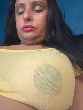 Snapshot of Angelaarayexx chatting on 04/28/26, 11:59 Angelaarayexx online show from 04/28/26, 11:59