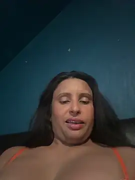Snapshot of Angelaarayexx chatting on 04/30/26, 01:17 Angelaarayexx online show from 04/30/26, 01:17