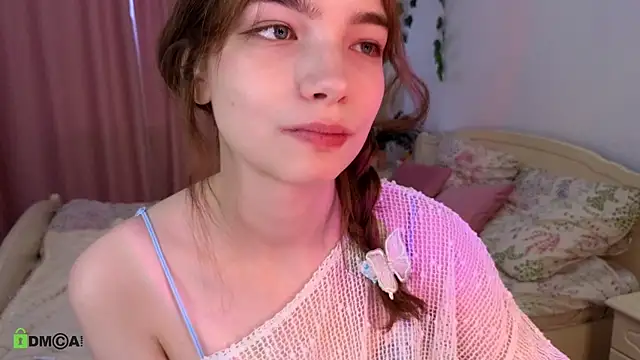 Snapshot of Evi_Brook chatting on 04/18/26, 01:26 Evi Brook online show from 04/18/26, 01:26