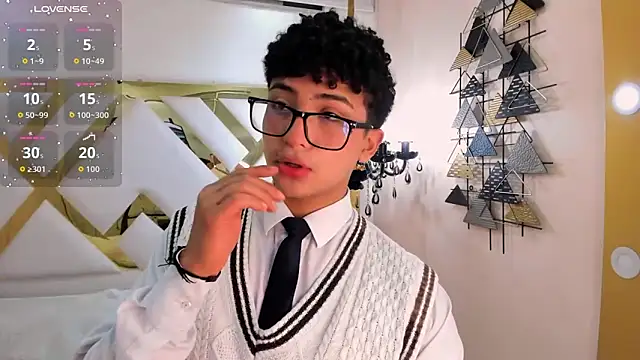 Valentin0 3 online show from 10/23/25, 11:53