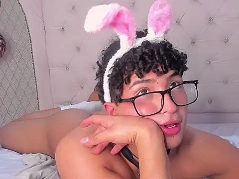 Valentin0 3 online show from 11/04/25, 07:13