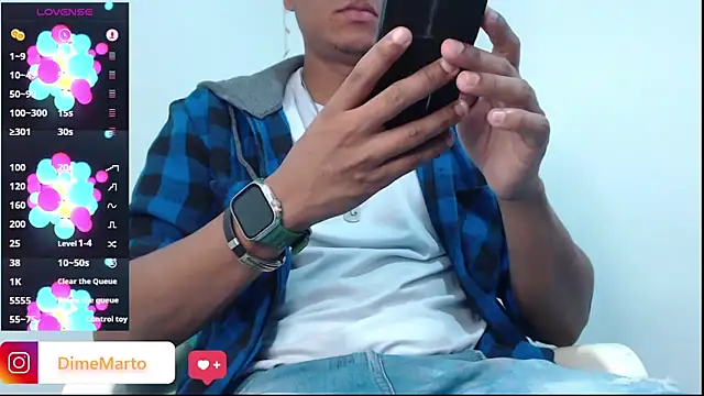 Snapshot of mike_black_22 chatting on 06/19/26, 04:11 mike black 22 online show from 06/19/26, 04:11
