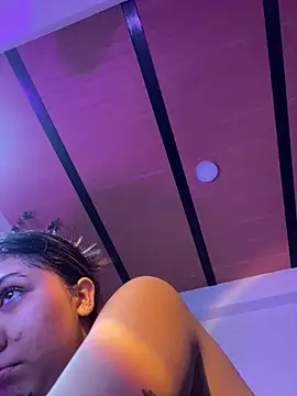 emilysofiia online show from 09/19/25, 11:05