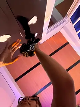 emilysofiia online show from 10/04/25, 08:51