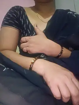 Snapshot of indianhotwife639 chatting on 12/20/25, 06:37 indianhotwife639 online show from 12/20/25, 06:37