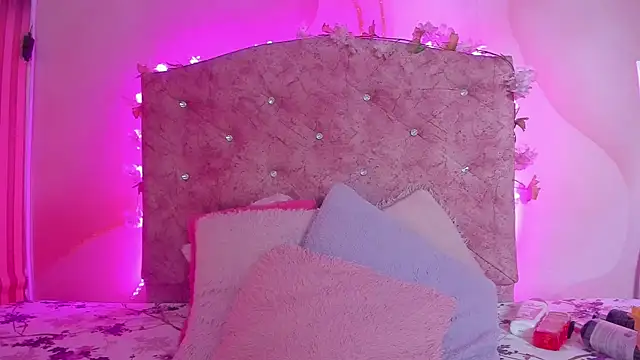 Snapshot of Mila_grace_ chatting on 11/28/25, 06:32 Mila grace online show from 11/28/25, 06:32