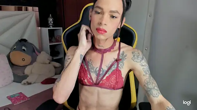 Snapshot of sara_slut21 chatting on 12/31/24, 08:48 sara slut21 online show from 12/31/24, 08:48