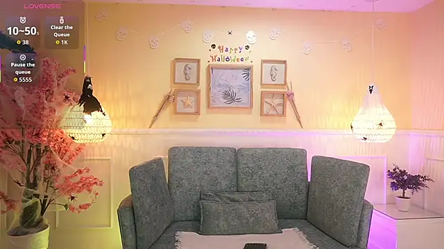 LoonaNyx online show from 10/25/25, 11:40