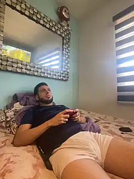 Alexitho25 online show from 05/18/26, 08:47