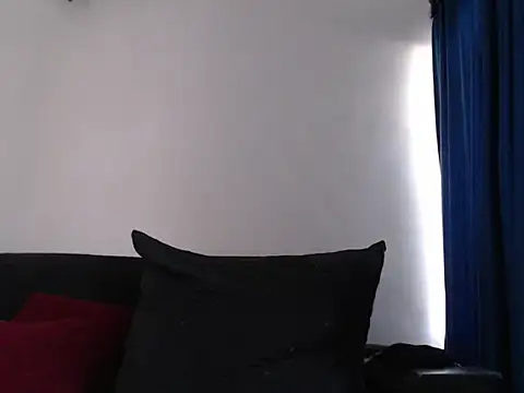 Snapshot of evilheart_69 chatting on 10/02/25, 01:07 evilheart 69 online show from 10/02/25, 01:07