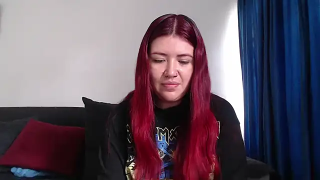 Snapshot of evilheart_69 chatting on 10/17/25, 04:42 evilheart 69 online show from 10/17/25, 04:42