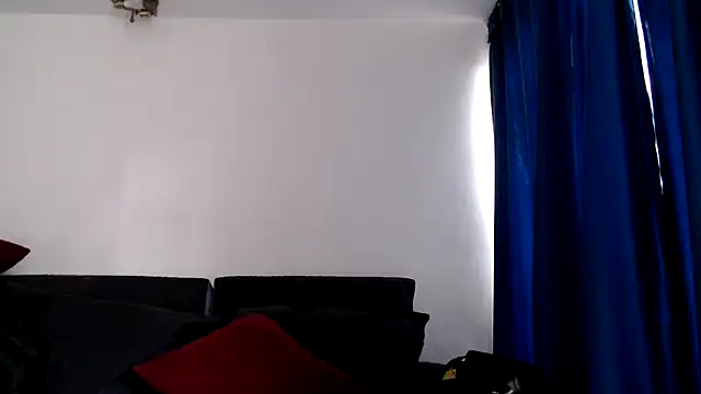 Snapshot of evilheart_69 chatting on 10/24/25, 04:36 evilheart 69 online show from 10/24/25, 04:36