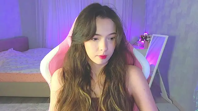 yuna sunshy online show from 11/21/25, 12:43